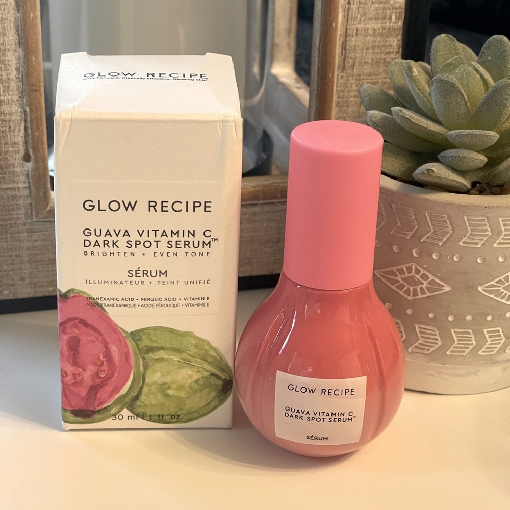 GLOW RECIPE Pink Guava Vitamin C Dark Spot Serum